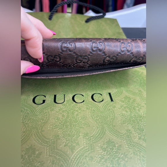 Authentic GUCCI wallet - Picture 6 of 11